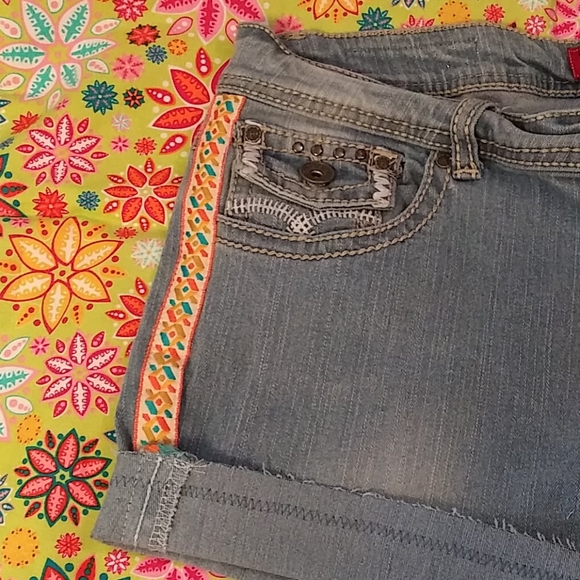 1220 Size 13j Red Rivet Jean Shorts - Picture 2 of 3